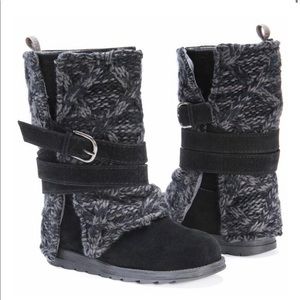NEW in box Muk Luks Nikki Wrapped Boots Black and Gray
